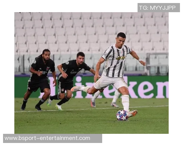 西甲激战尤文图斯与波尔图握手言和精彩瞬间引发全场热烈反响